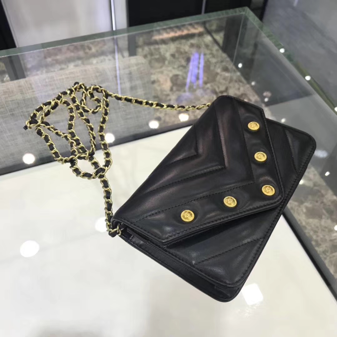 Chanel香奈儿 最新款 铆钉WOC 黑色 19cm YKK拉链