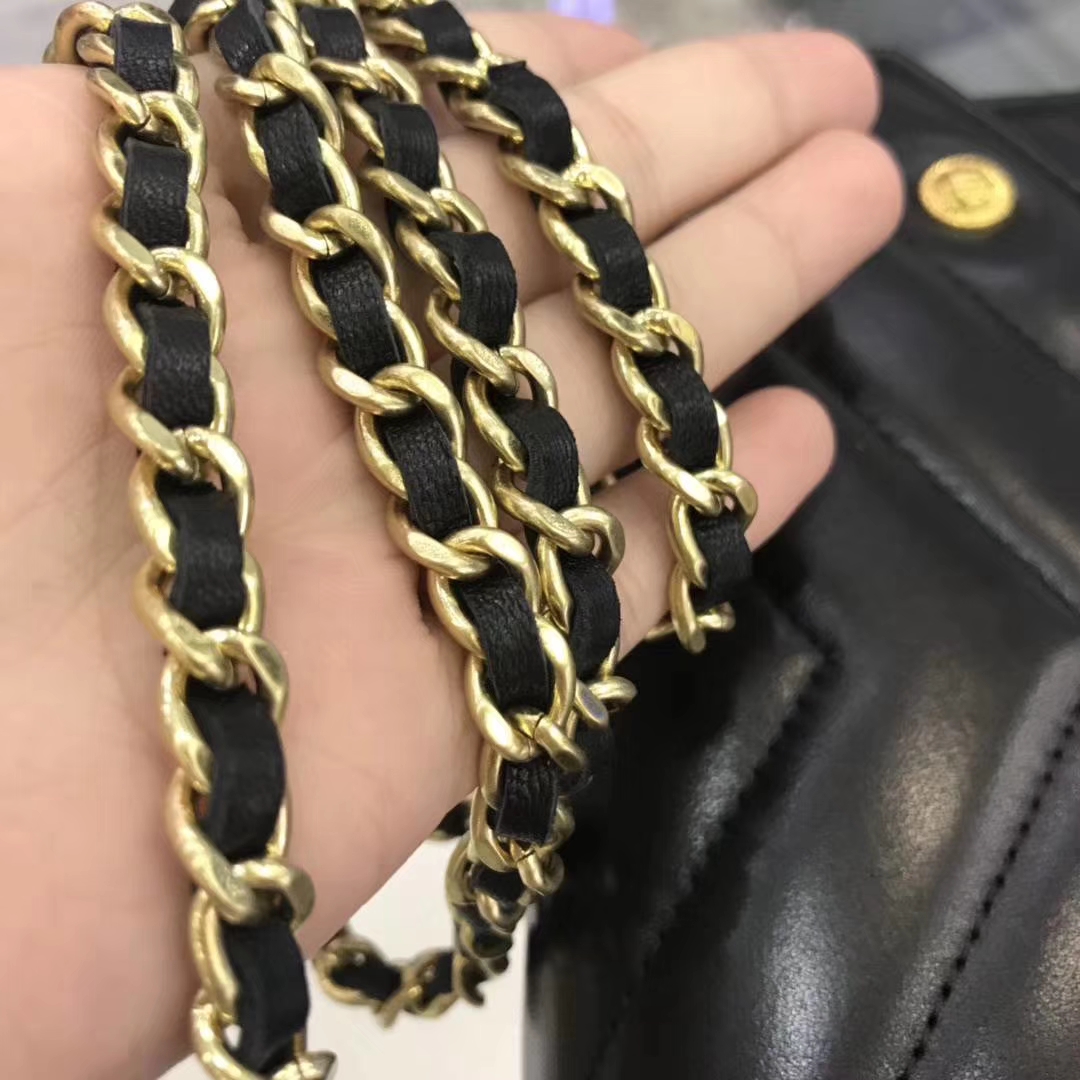 Chanel香奈儿 最新款 铆钉WOC 黑色 19cm YKK拉链
