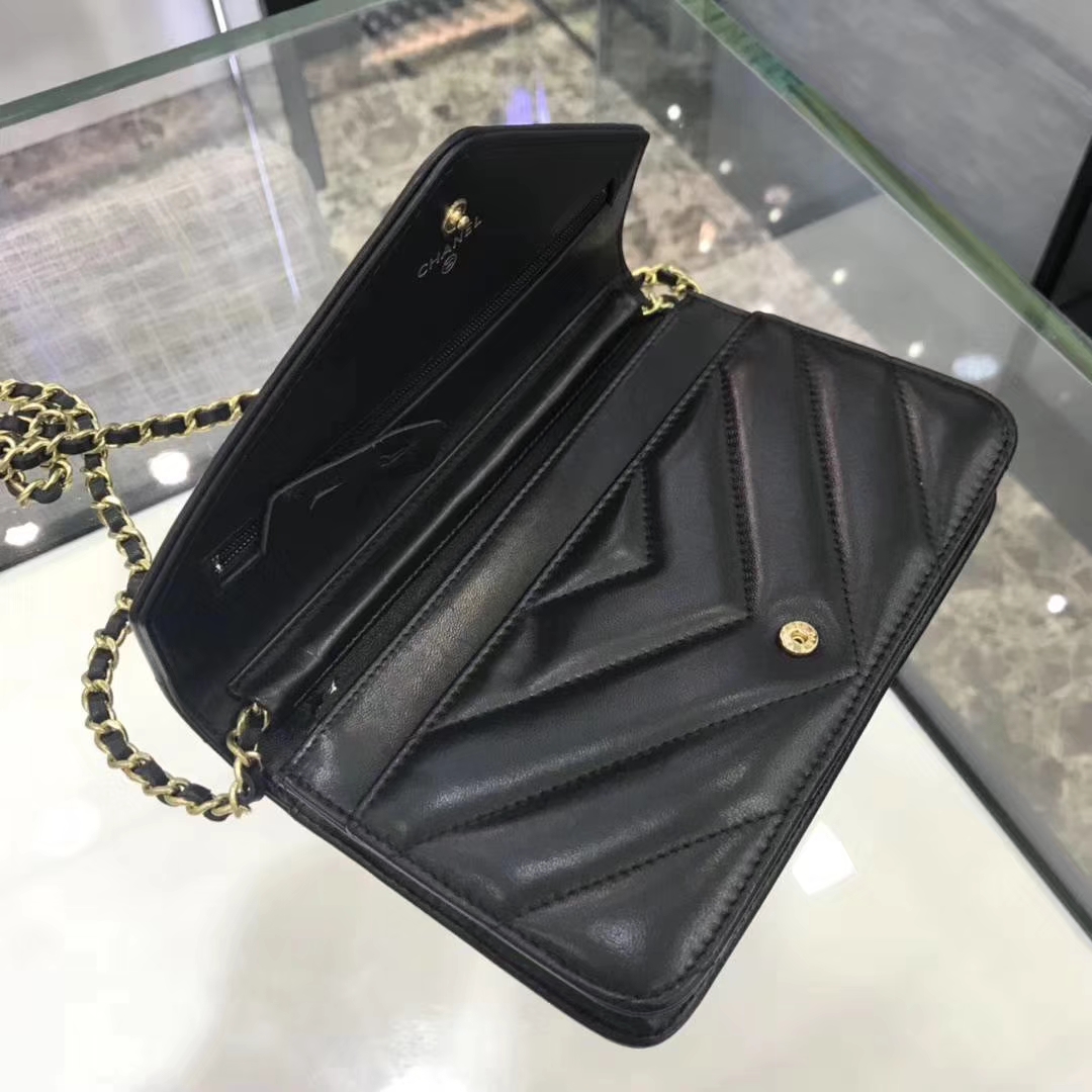 Chanel香奈儿 最新款 铆钉WOC 黑色 19cm YKK拉链