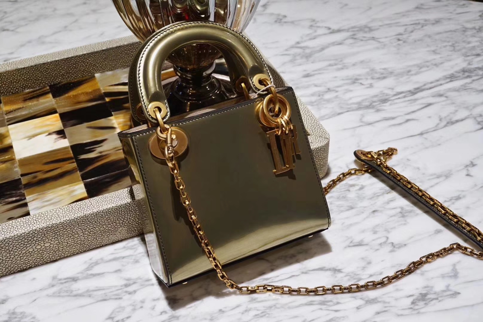 Dior mini 镜面皮 完美出品 金扣 金属金色