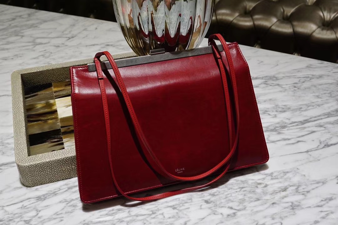 CÉLINE clasp 牛皮油蜡纹  红色 开合包 细肩带