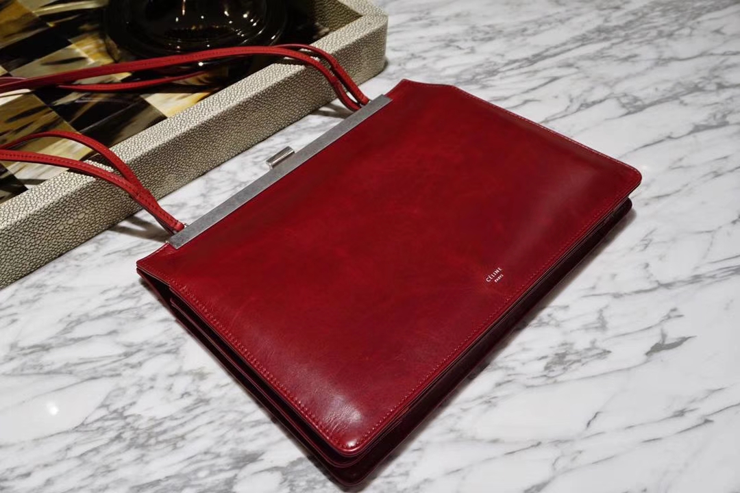 CÉLINE clasp 牛皮油蜡纹  红色 开合包 细肩带