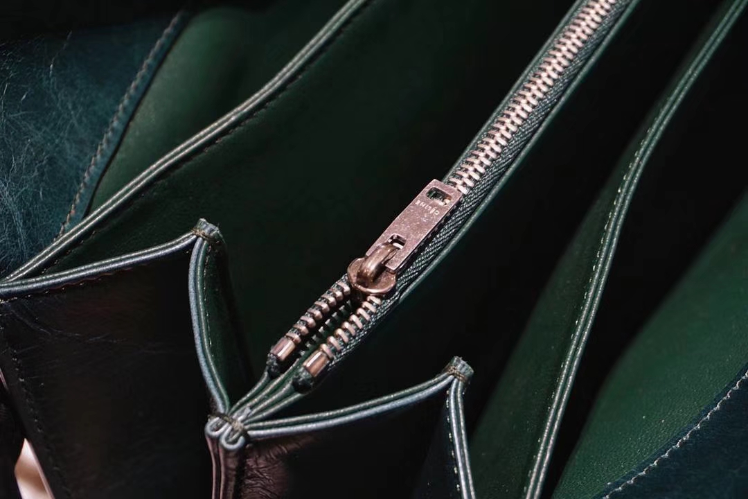 CÉLINE clasp 牛皮油蜡纹  墨绿色 开合包 细肩带