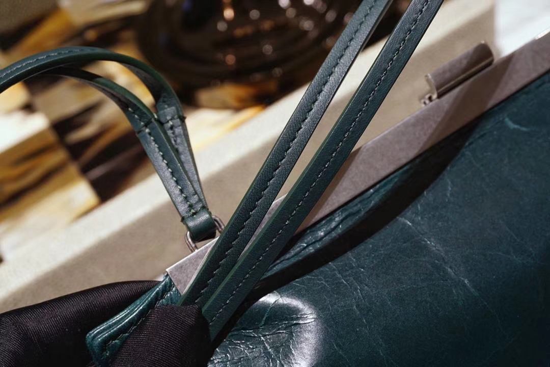 CÉLINE clasp 牛皮油蜡纹  墨绿色 开合包 细肩带