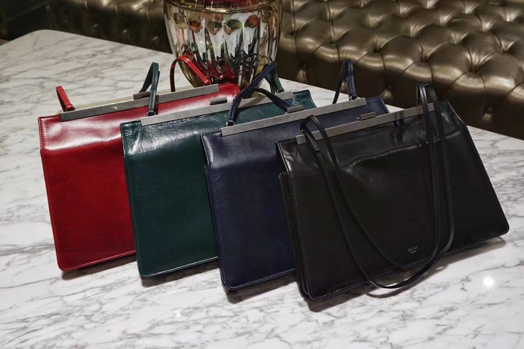 CÉLINE clasp 牛皮油蜡纹  宝蓝色 开合包 细肩带