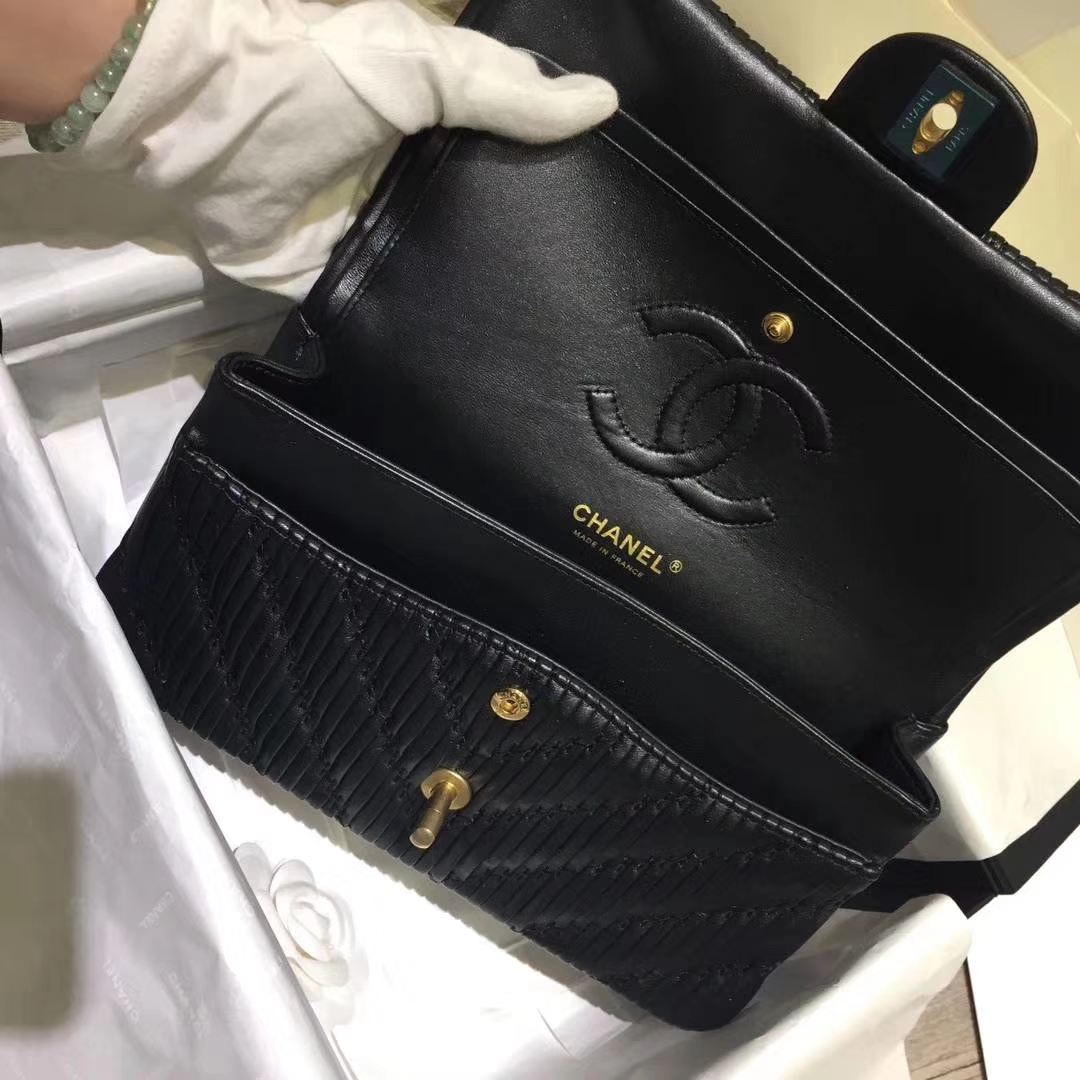 Chanel 香奈儿 希腊褶皱款 25cm 星空黑 磨沙金的质感 Chanel Classic Flap