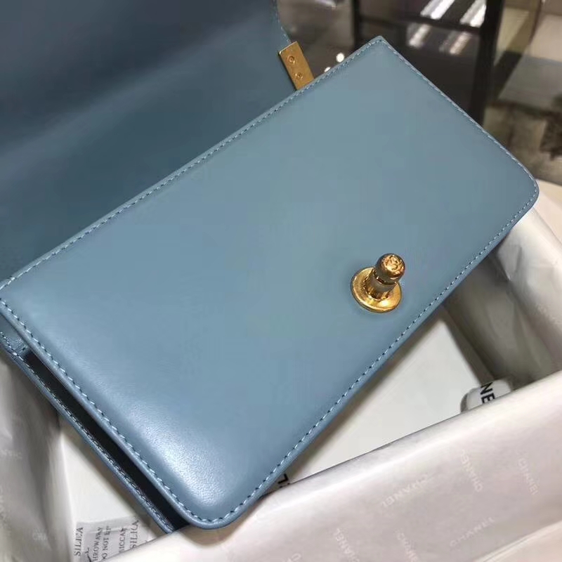 Chanel 香奈儿 Leboy Bag 大V款 小羊皮 雾霾蓝 20cm 亚金扣