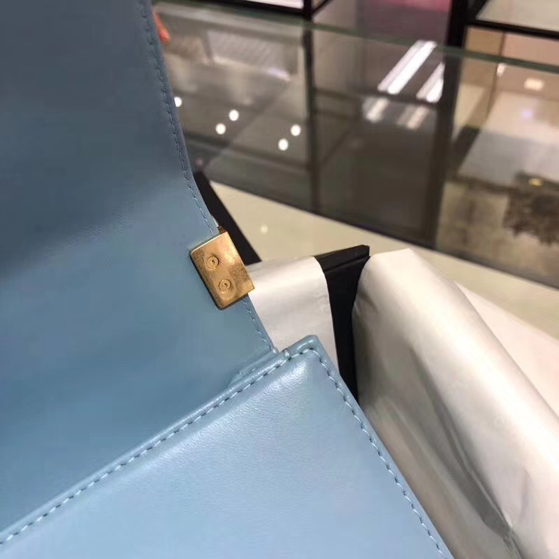 Chanel 香奈儿 Leboy Bag 大V款 小羊皮 雾霾蓝 20cm 亚金扣