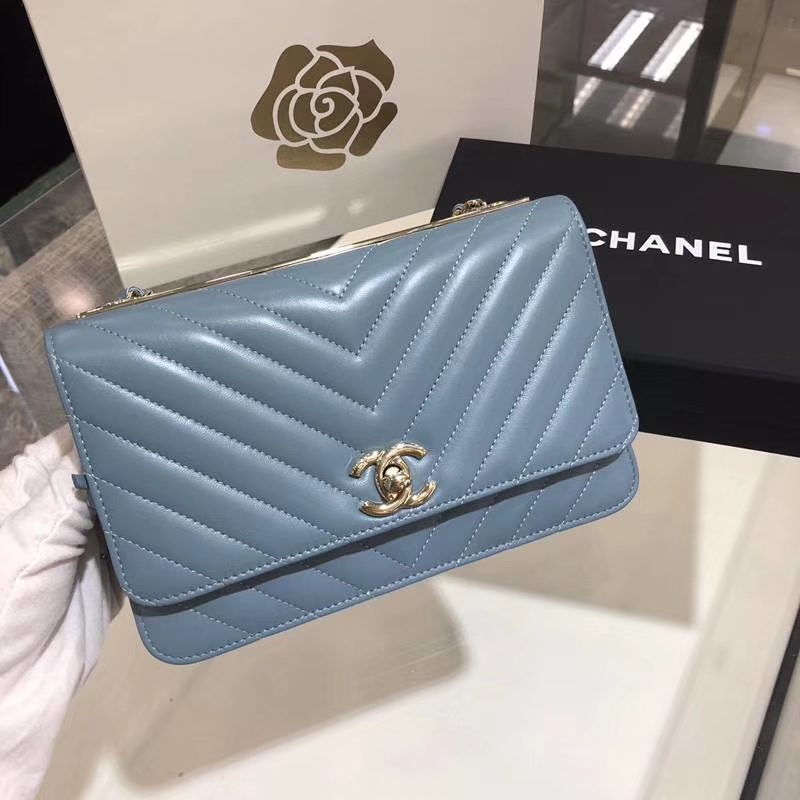 Chanel 香奈儿 发财包 V 字绣 小羊皮  20cm 梦幻蓝