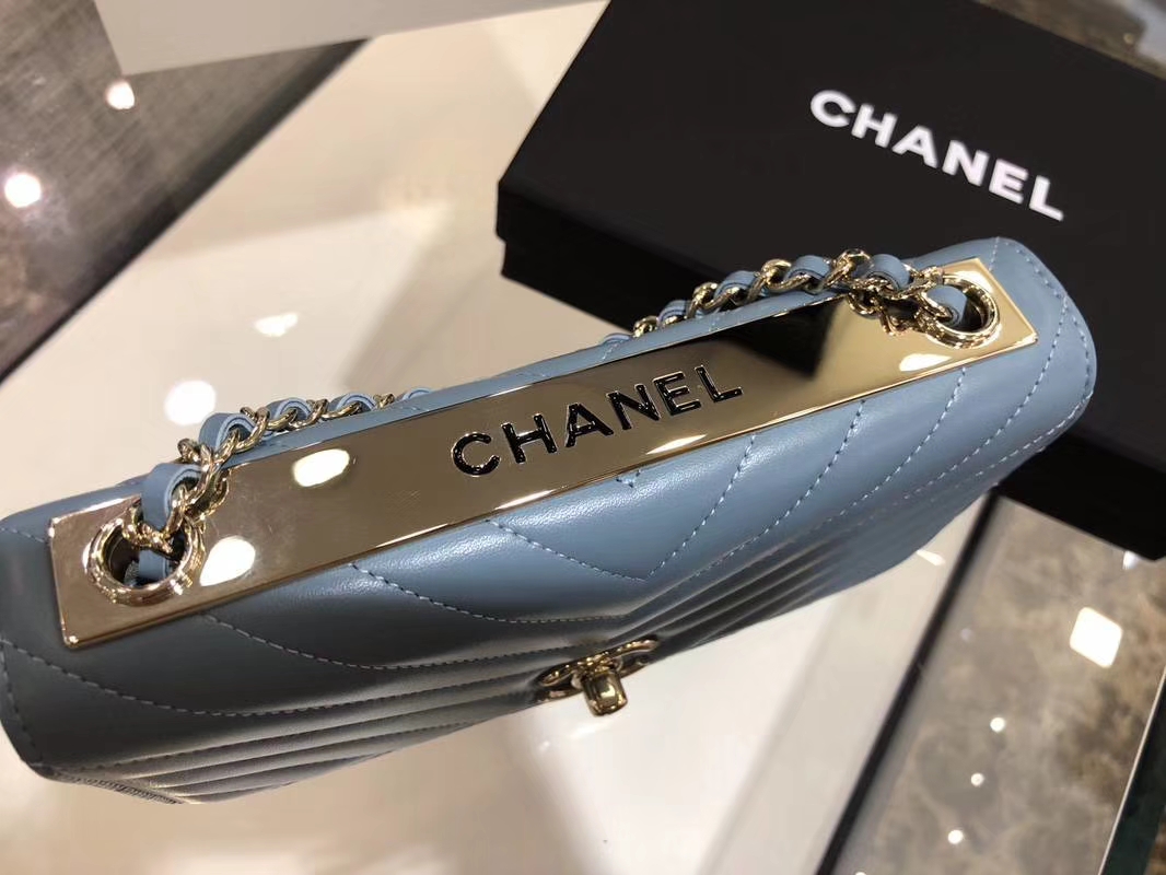 Chanel 香奈儿 发财包 V 字绣 小羊皮  20cm 梦幻蓝
