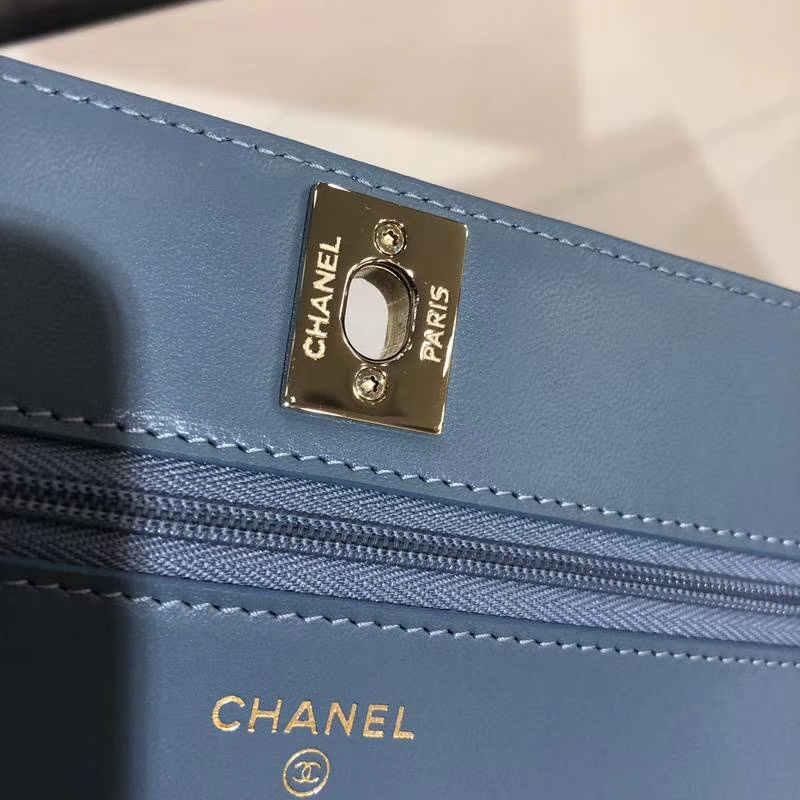 Chanel 香奈儿 发财包 V 字绣 小羊皮  20cm 梦幻蓝