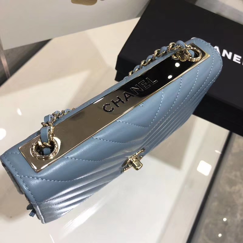 Chanel 香奈儿 发财包 V 字绣 小羊皮  20cm 梦幻蓝