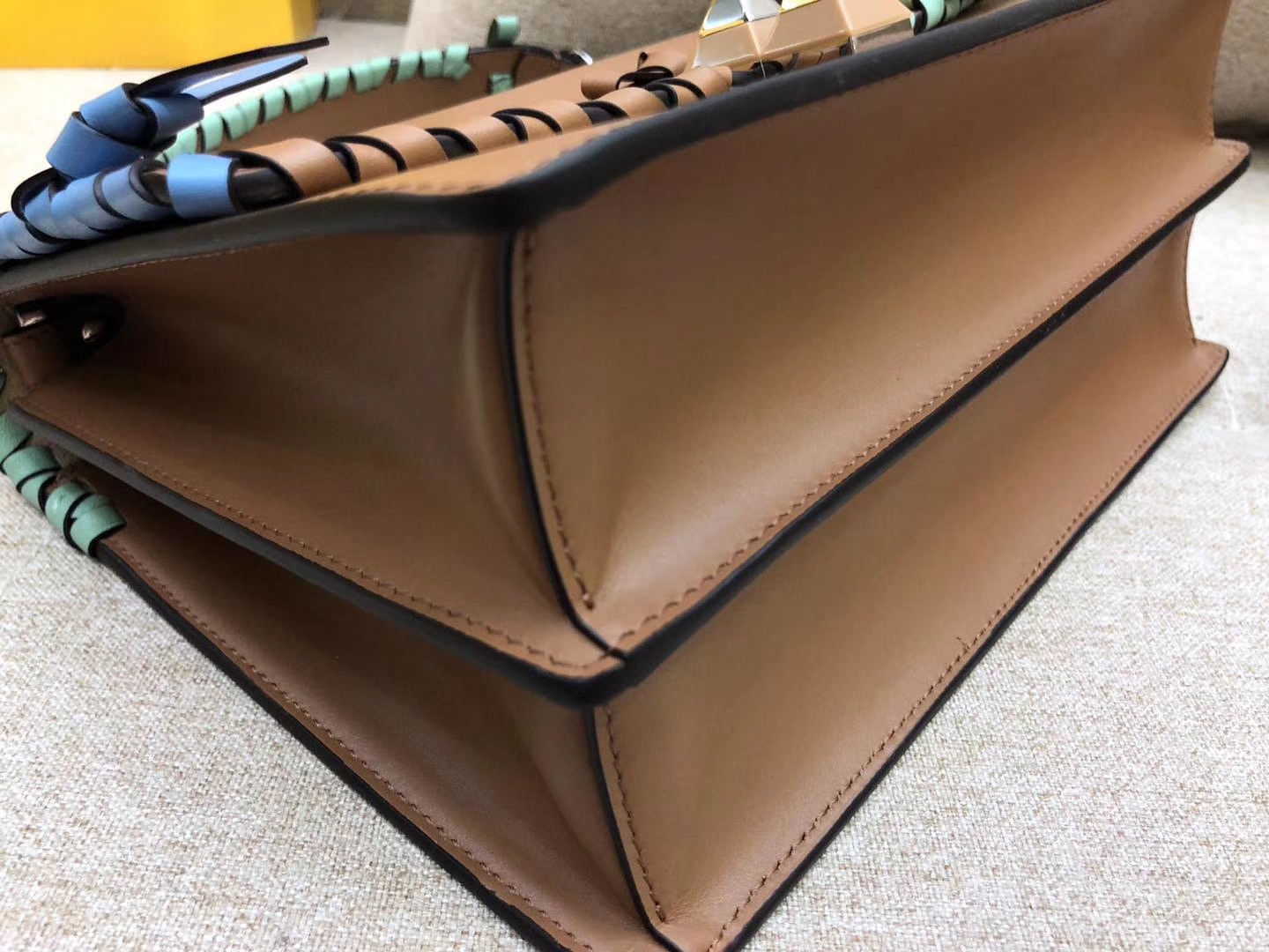 KANI PICCOLA翻盖手提袋 小牛皮 25cm 小蝴蝶结装饰 银扣