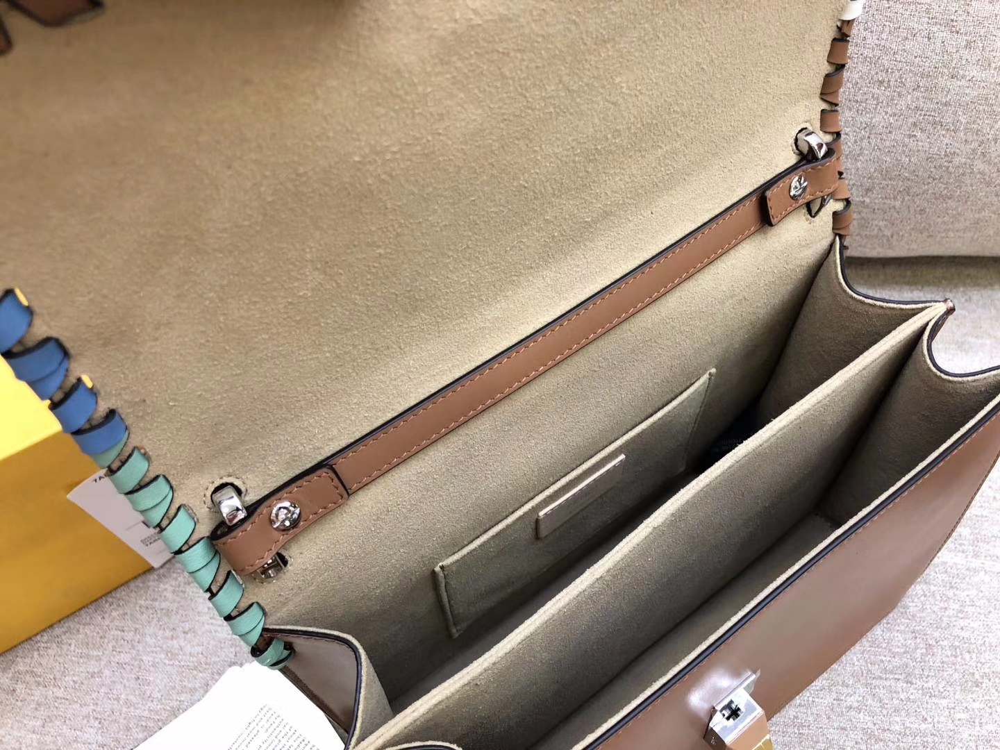 KANI PICCOLA翻盖手提袋 小牛皮 25cm 小蝴蝶结装饰 银扣