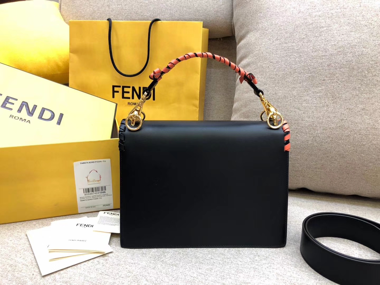 KANI PICCOLA翻盖手提袋 小牛皮 25cm 小蝴蝶结装饰 金扣