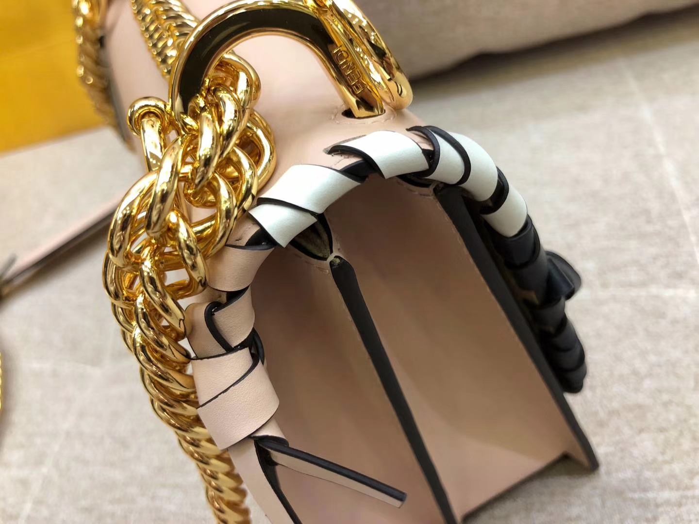 KANI PICCOLA翻盖迷你手袋 小牛皮 19cm 小蝴蝶结装饰 金扣链条包