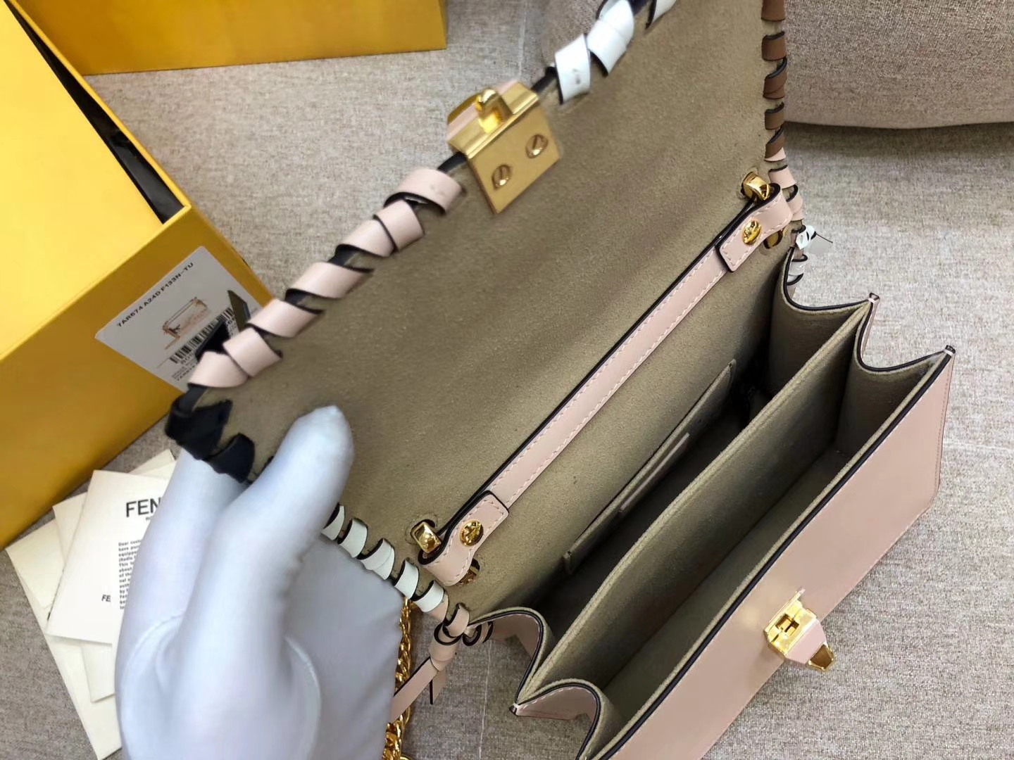 KANI PICCOLA翻盖迷你手袋 小牛皮 19cm 小蝴蝶结装饰 金扣链条包