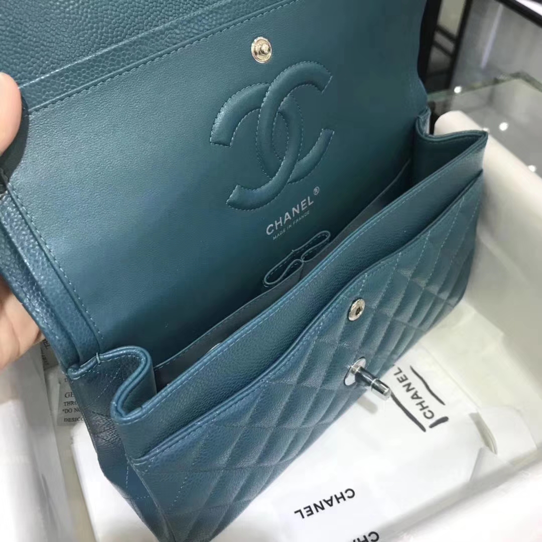 Chanel Classic Flap 25m 原厂皮鱼子酱 翡翠蓝 银扣
