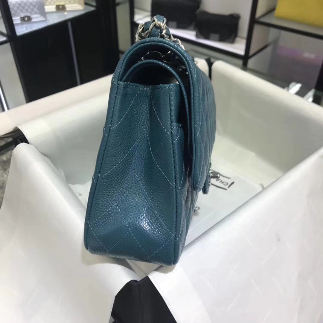 Chanel Classic Flap 25m 原厂皮鱼子酱 翡翠蓝 银扣