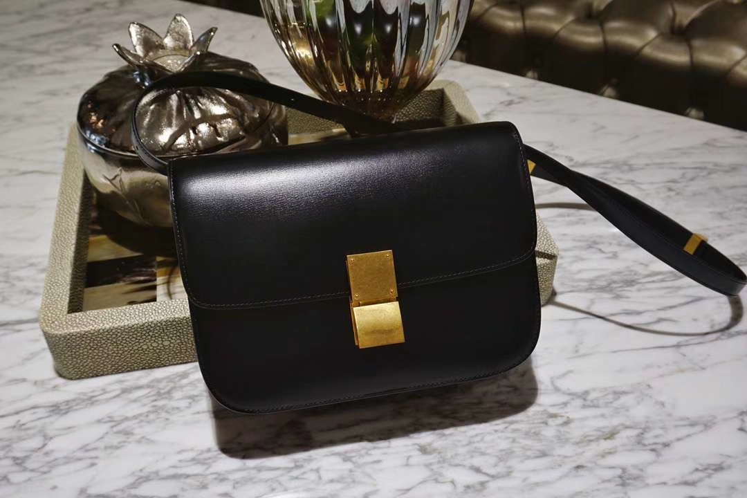 2018款专柜同步 Celine 思琳 box手搓纹 黑色 金扣