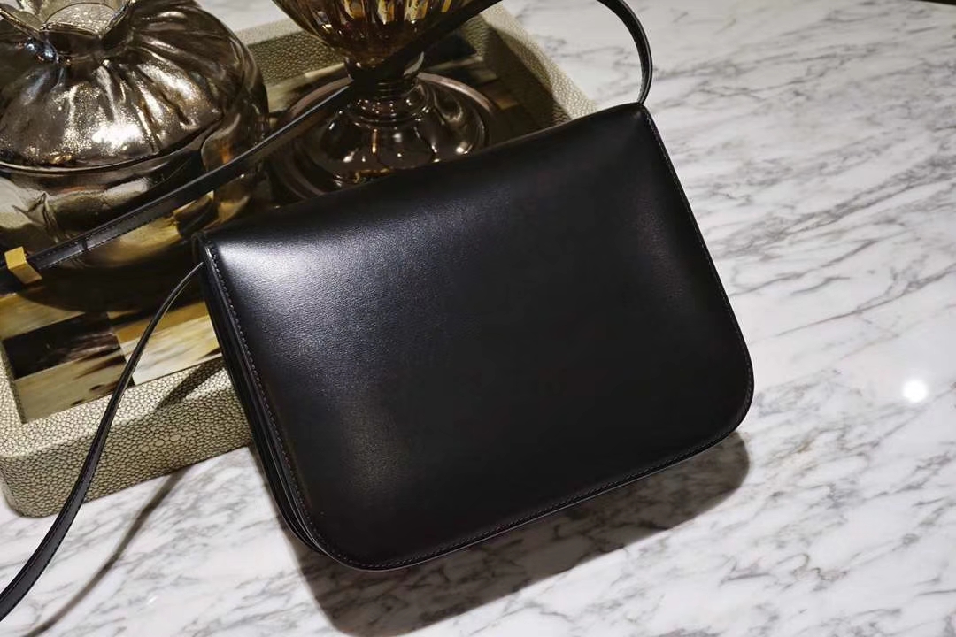2018款专柜同步 Celine 思琳 box手搓纹 黑色 金扣