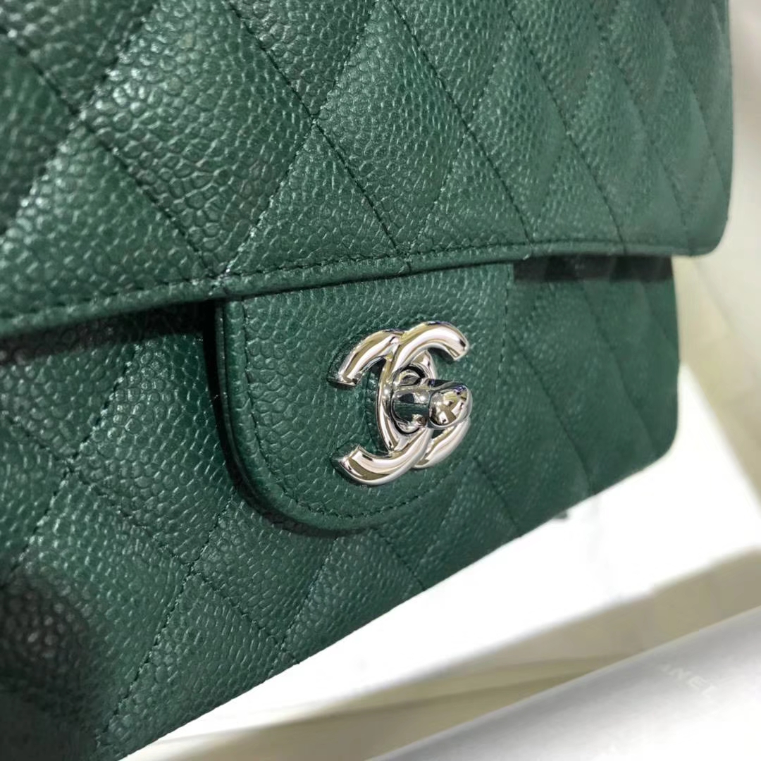 Chanel 香奈儿 Chanel Classic Flap 25cm 鱼子酱 翡翠绿 银扣