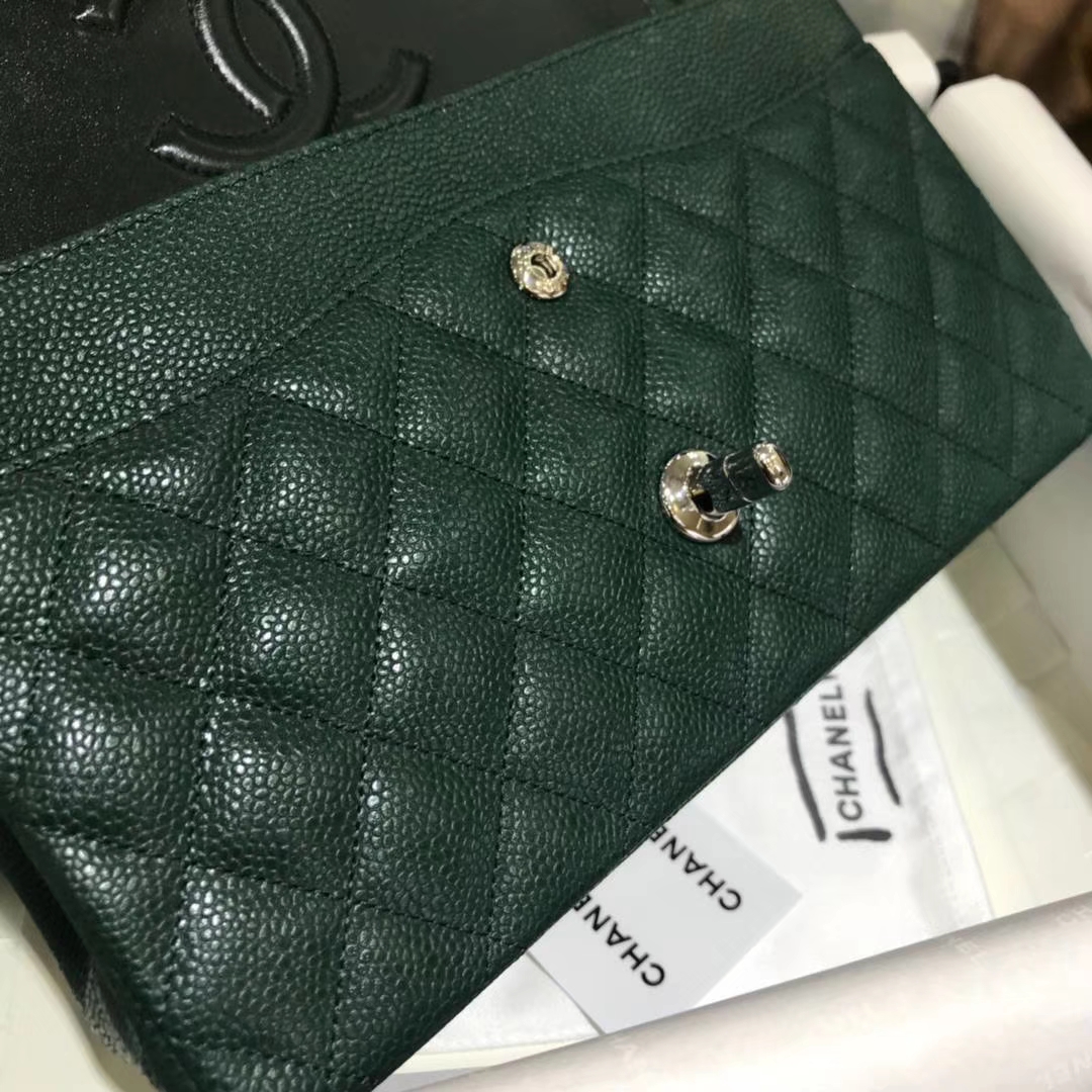 Chanel 香奈儿 Chanel Classic Flap 25cm 鱼子酱 翡翠绿 银扣