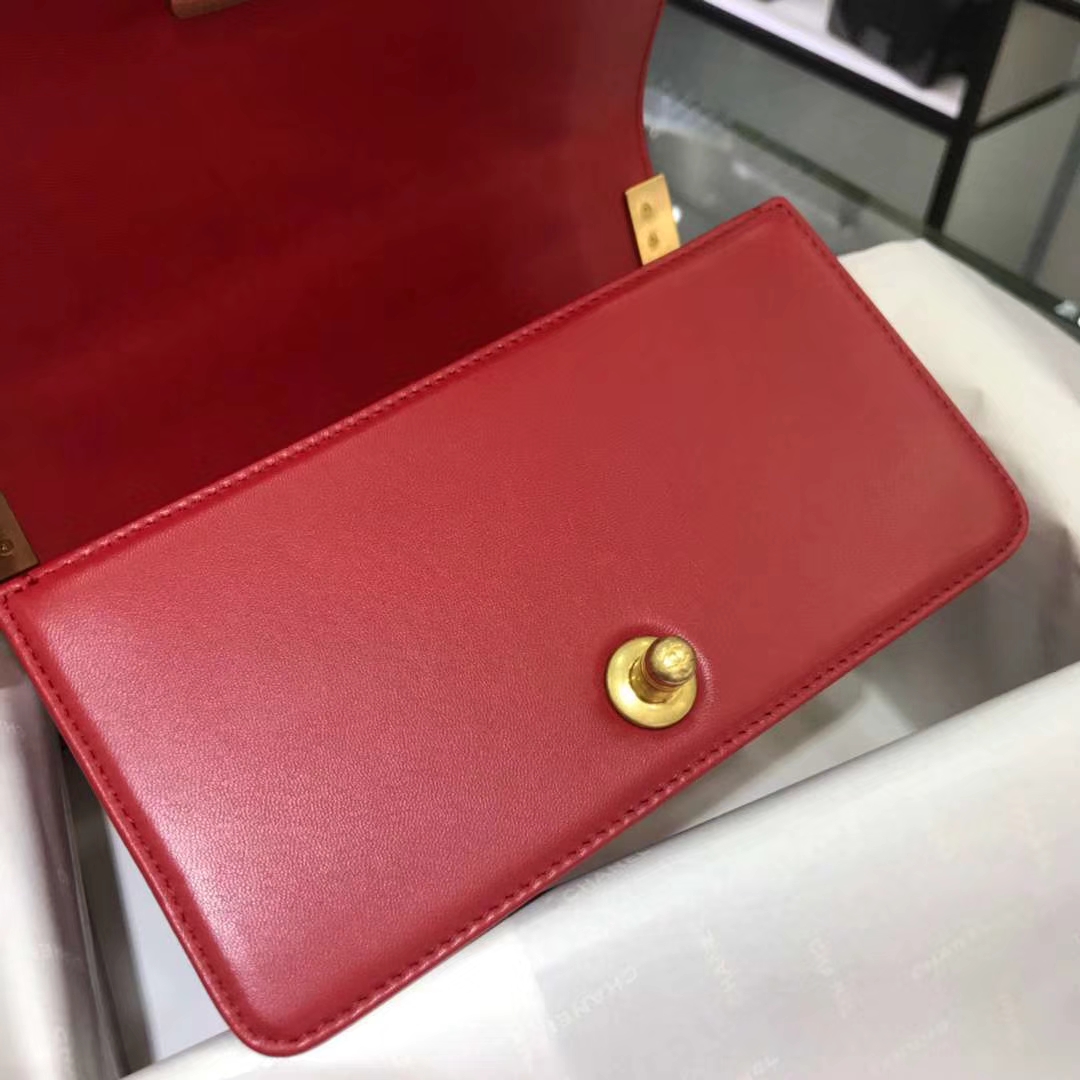 Chanel 香奈儿 Leboy 20cm 原厂皮小羊皮 大红色 怀旧磨砂金