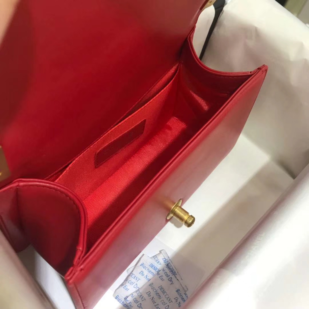 Chanel 香奈儿 Leboy 20cm 原厂皮小羊皮 大红色 怀旧磨砂金
