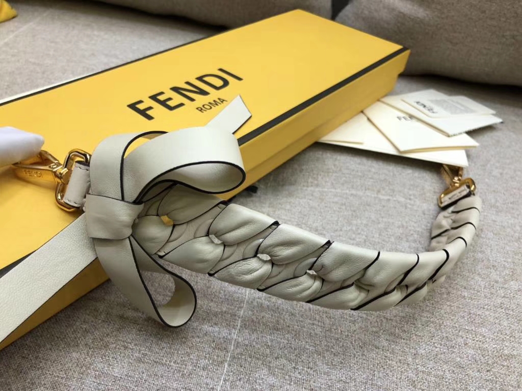 Fendi 芬迪 全新 “STRAP YOU”肩带 可搭配任何包包