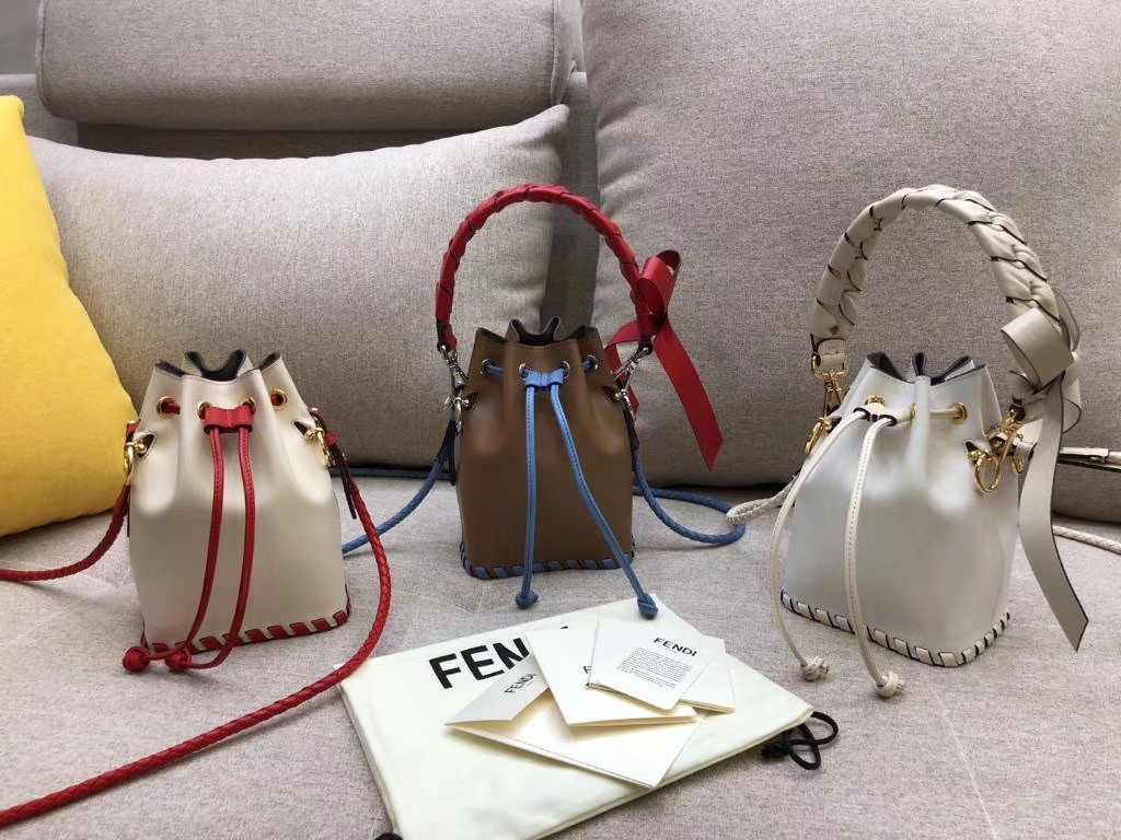 Fendi 芬迪 mon tresor最新拼色 蝴蝶結短 strap you 棕色 12x18x10cm