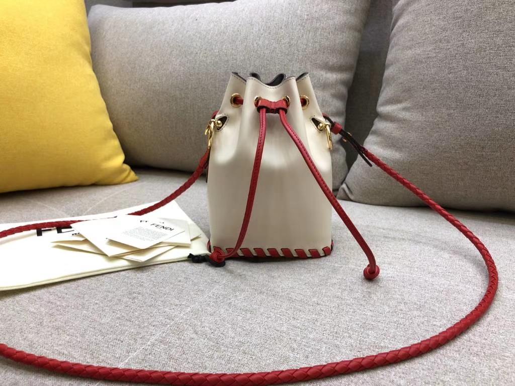 Fendi 芬迪 mon tresor最新拼色 蝴蝶結短 strap you 粉色 12x18x10cm