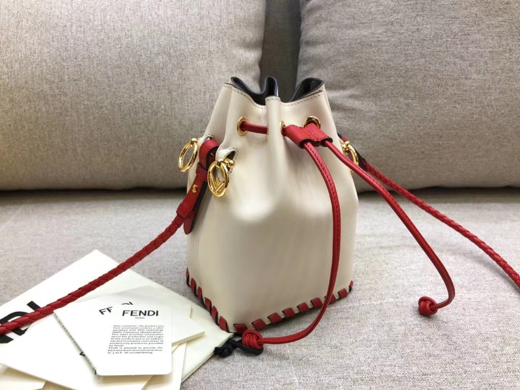 Fendi 芬迪 mon tresor最新拼色 蝴蝶結短 strap you 粉色 12x18x10cm