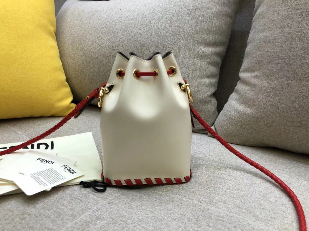 Fendi 芬迪 mon tresor最新拼色 蝴蝶結短 strap you 粉色 12x18x10cm