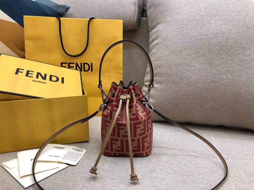 Fendi 芬迪 MON TRESOR水桶包 抽绳开合 小牛皮 红拼杏色 12x18x10cm