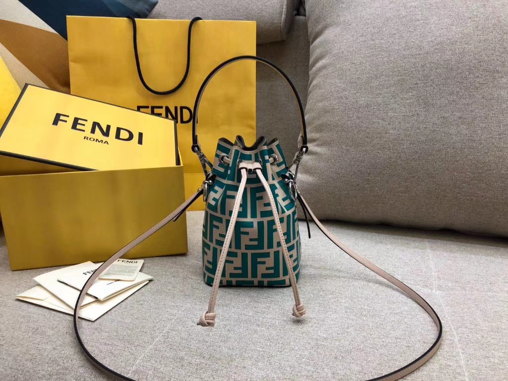 Fendi 芬迪 MON TRESOR水桶包 抽绳开合 小牛皮 蓝色拼粉色 12x18x10cm