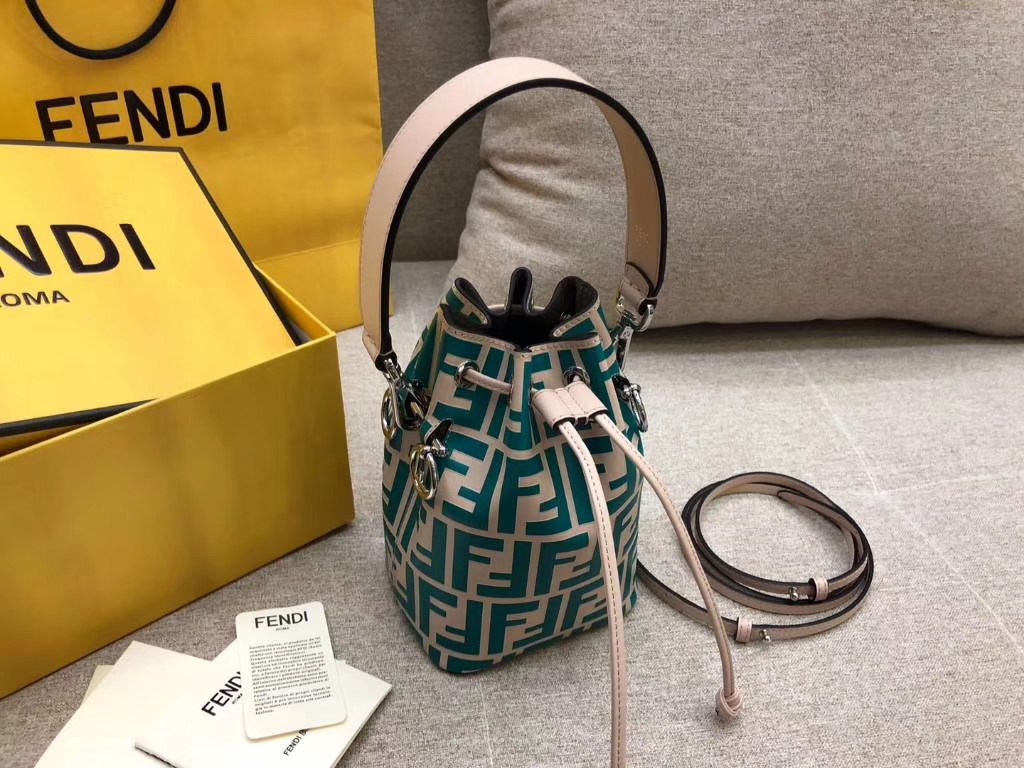 Fendi 芬迪 MON TRESOR水桶包 抽绳开合 小牛皮 蓝色拼粉色 12x18x10cm