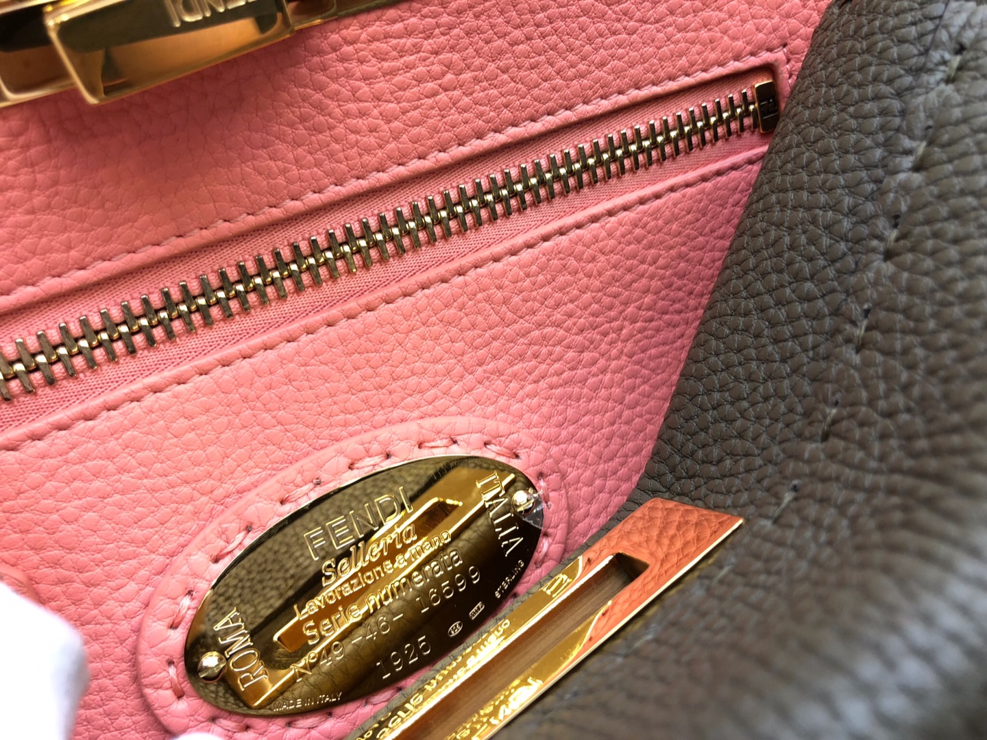 Fendi 芬迪 peekaboo 全钢五金 24k真空电镀 进口小牛皮 配套独家原包装 墨绿色 8812