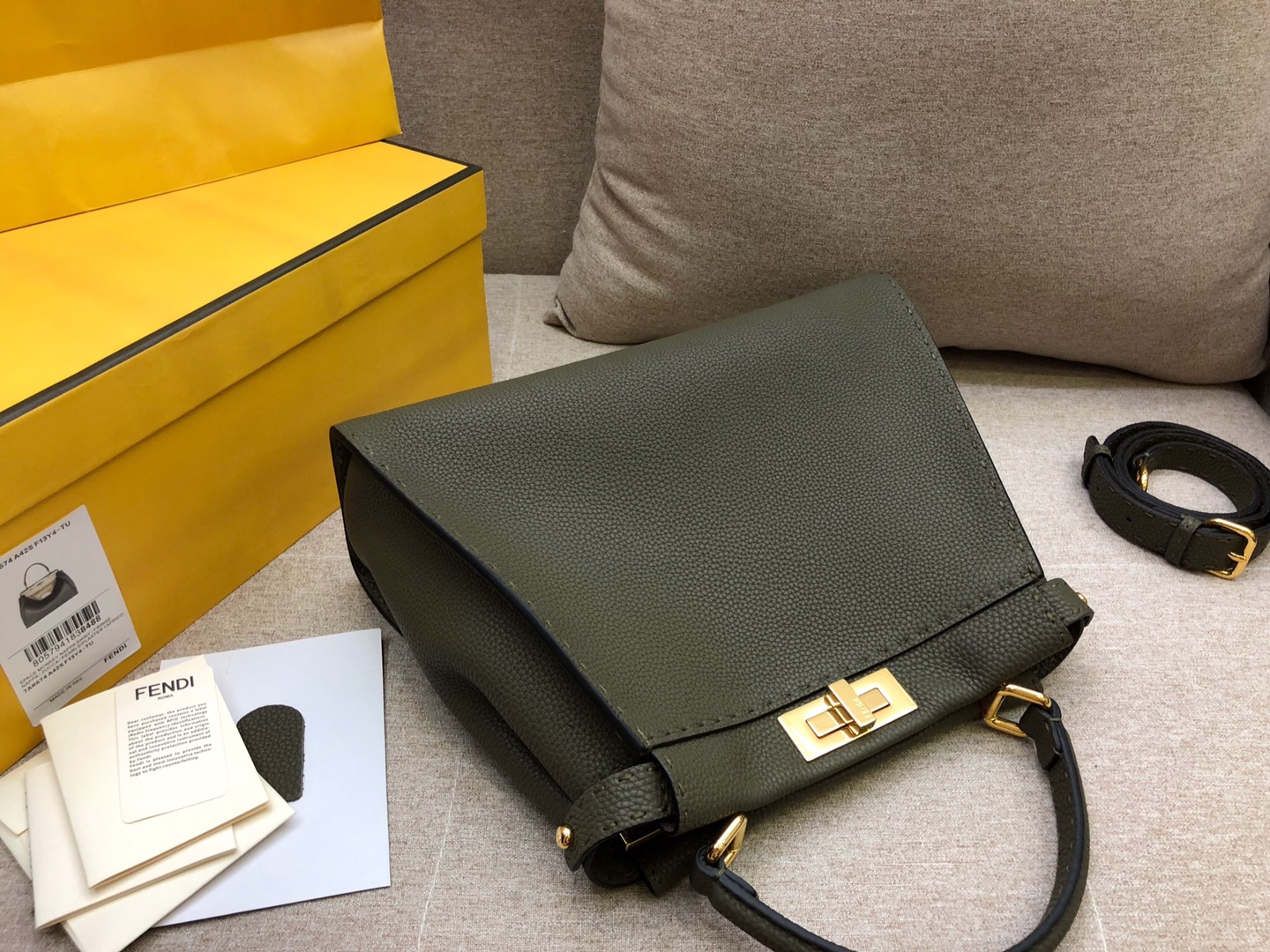 Fendi 芬迪 peekaboo 全钢五金 24k真空电镀 进口小牛皮 配套独家原包装 墨绿色 8812