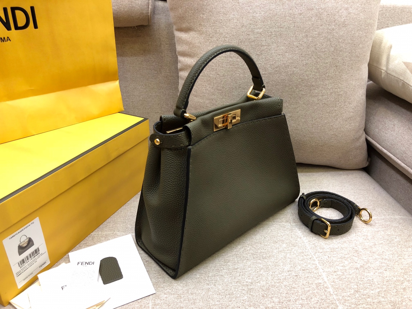 Fendi 芬迪 peekaboo 全钢五金 24k真空电镀 进口小牛皮 配套独家原包装 墨绿色 8812