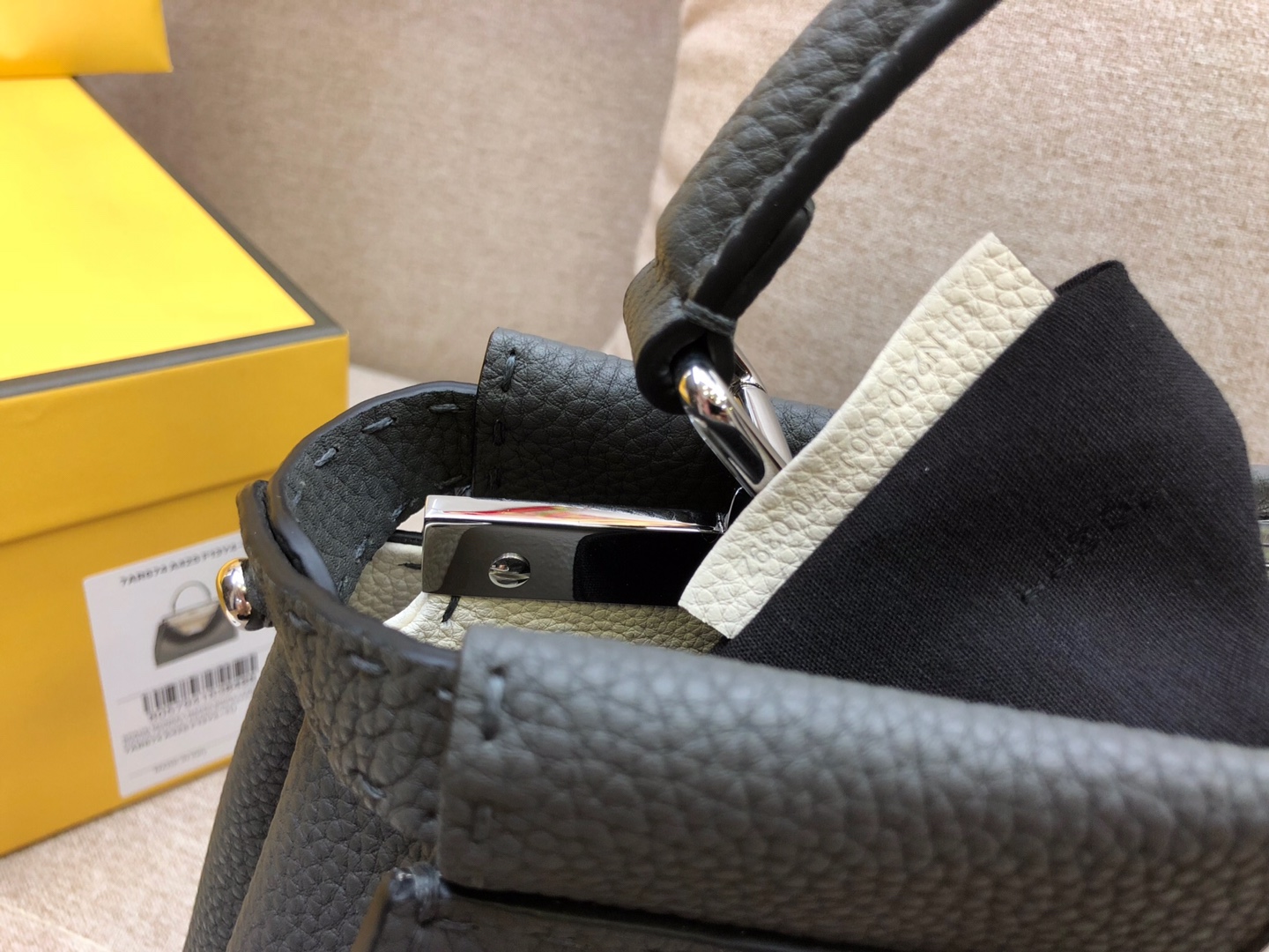 Fendi 芬迪 peekaboo 全钢五金 24k真空电镀 进口小牛皮 配套独家原包装 深灰色