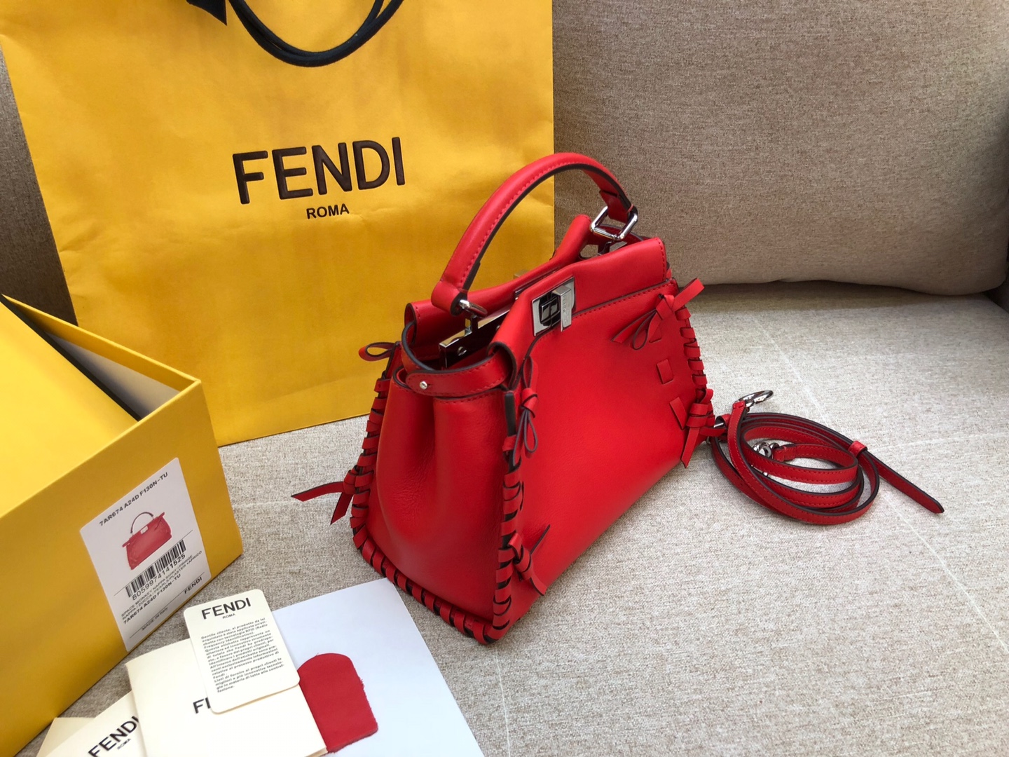 Fendi 芬迪 mini peekaboo  全钢五金 外进口小牛皮 内袋进口羊皮 23cm