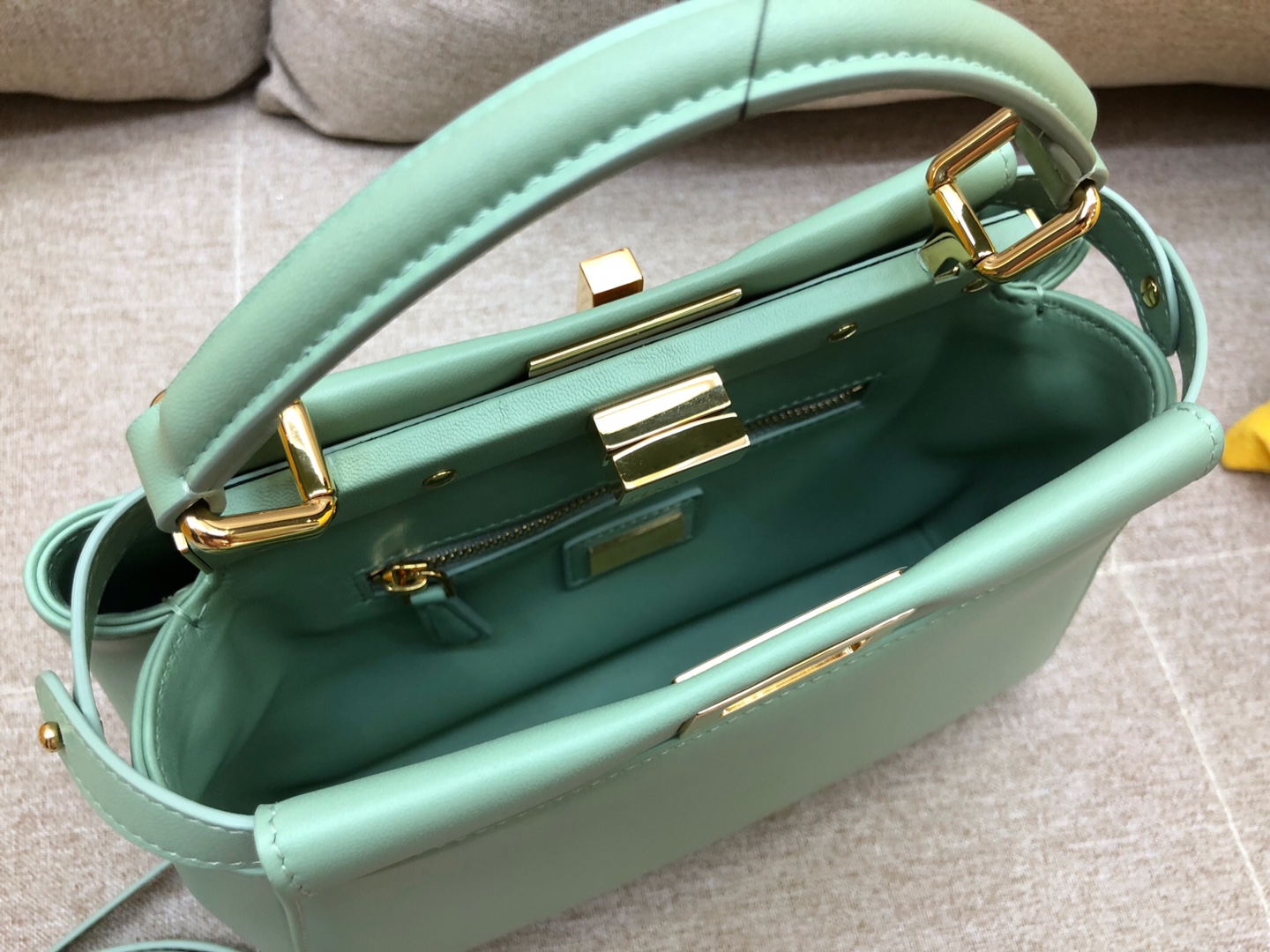 Fendi 芬迪 mini peekaboo  全钢五金 内外进口小羊皮 意大利riri原厂拉链 绿色 23cm