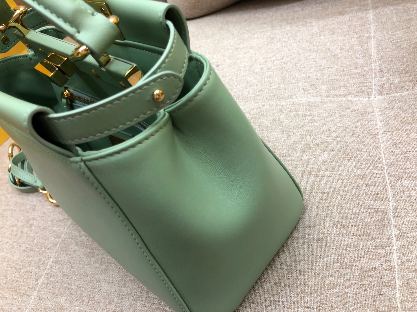 Fendi 芬迪 mini peekaboo  全钢五金 内外进口小羊皮 意大利riri原厂拉链 绿色 23cm