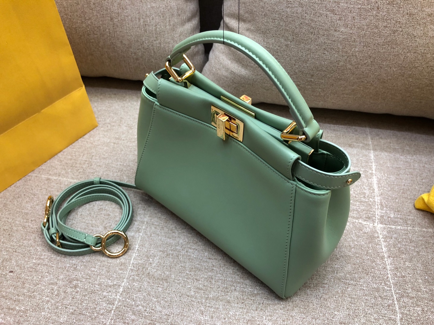 Fendi 芬迪 mini peekaboo  全钢五金 内外进口小羊皮 意大利riri原厂拉链 绿色 23cm
