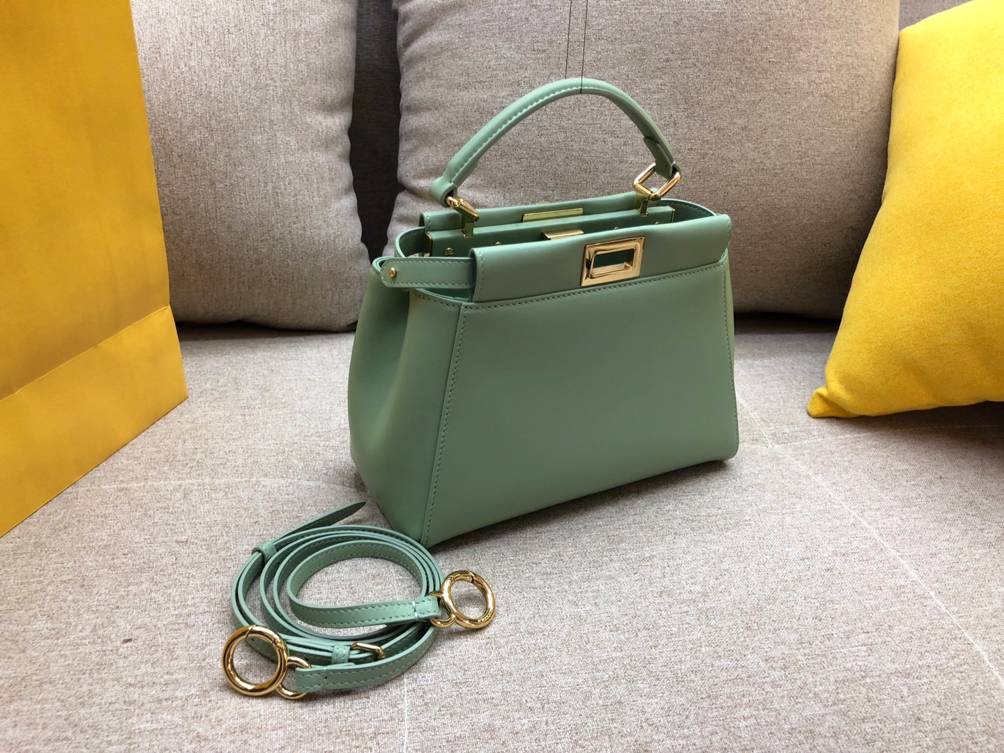 Fendi 芬迪 mini peekaboo  全钢五金 内外进口小羊皮 意大利riri原厂拉链 绿色 23cm