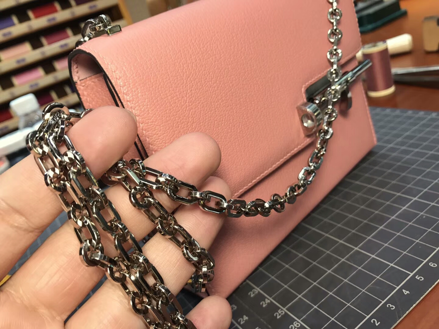 HERMES 爱马仕 手枪包 Verrou Chain 3L 玫瑰茶粉 rose tea 配全套专柜原版包装