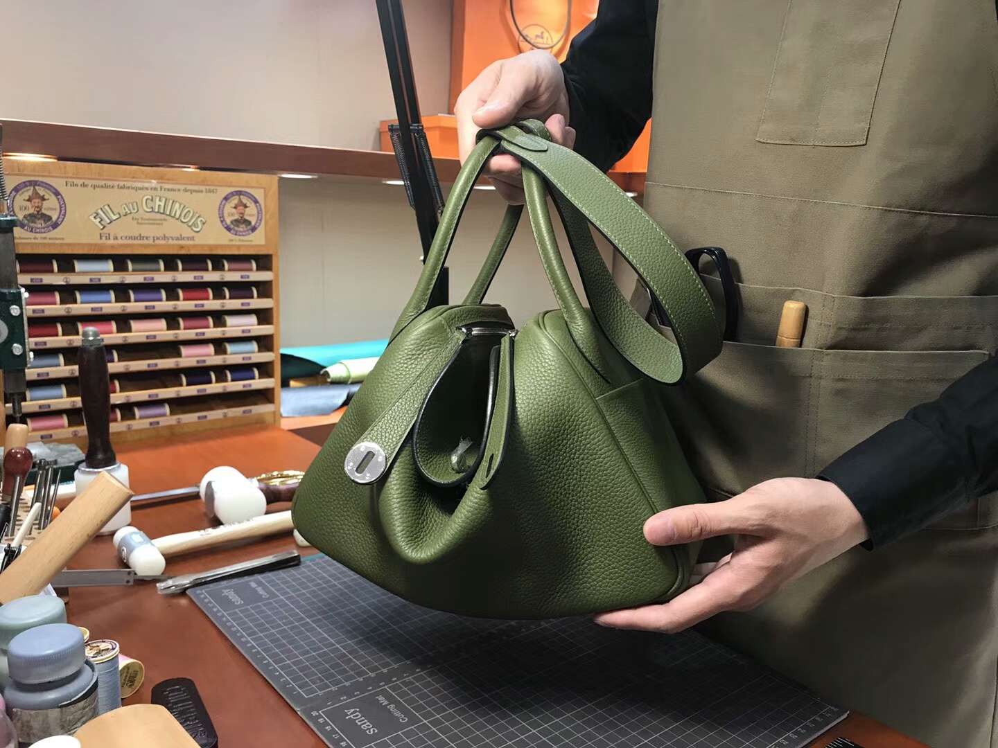 爱马仕 HERMES Lindy 26/30cm 6h橄榄绿vert veronese 银扣 配全套专柜原版包装
