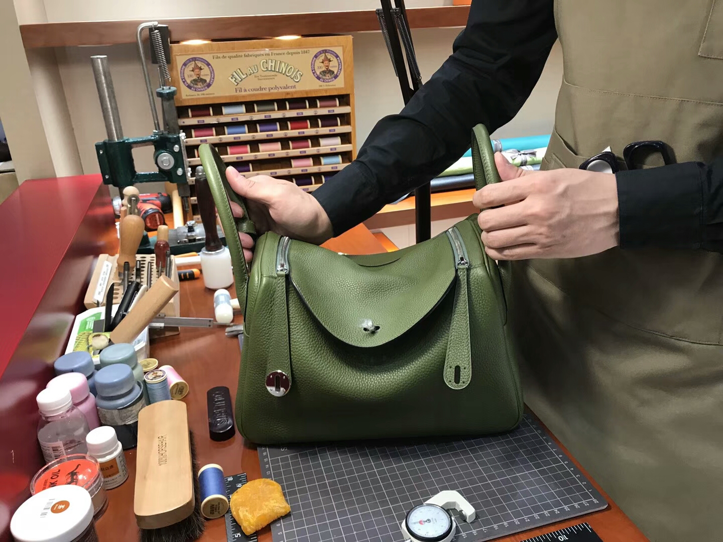 爱马仕 HERMES Lindy 26/30cm 6h橄榄绿vert veronese 银扣 配全套专柜原版包装