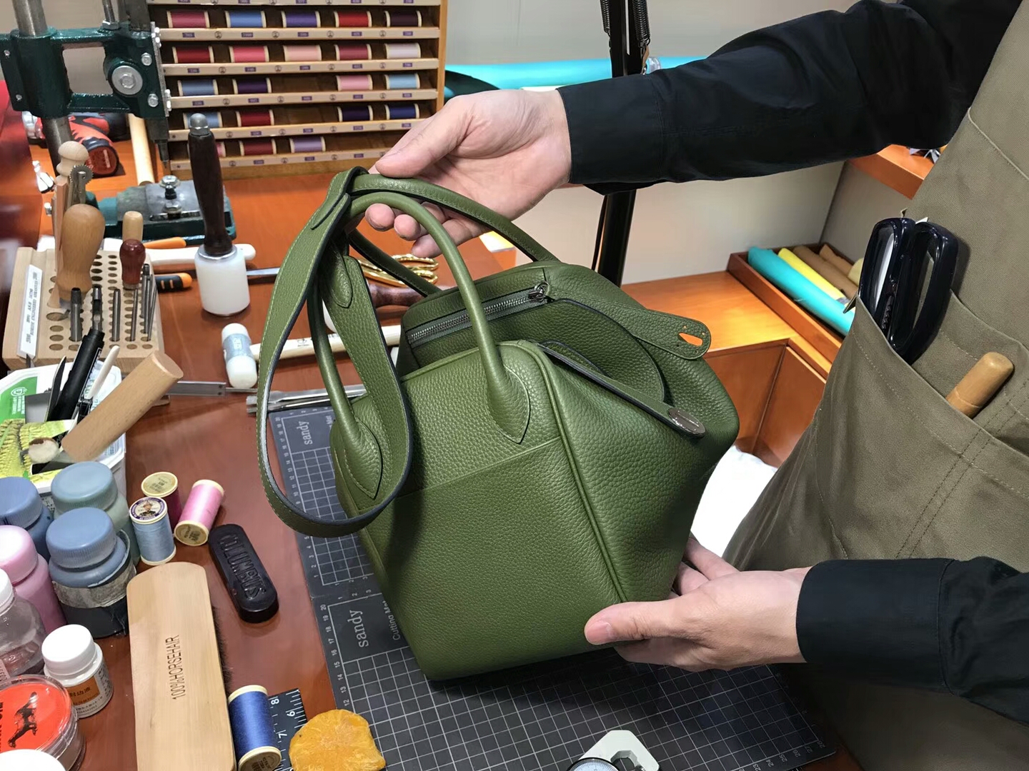 爱马仕 HERMES Lindy 26/30cm 6h橄榄绿vert veronese 银扣 配全套专柜原版包装